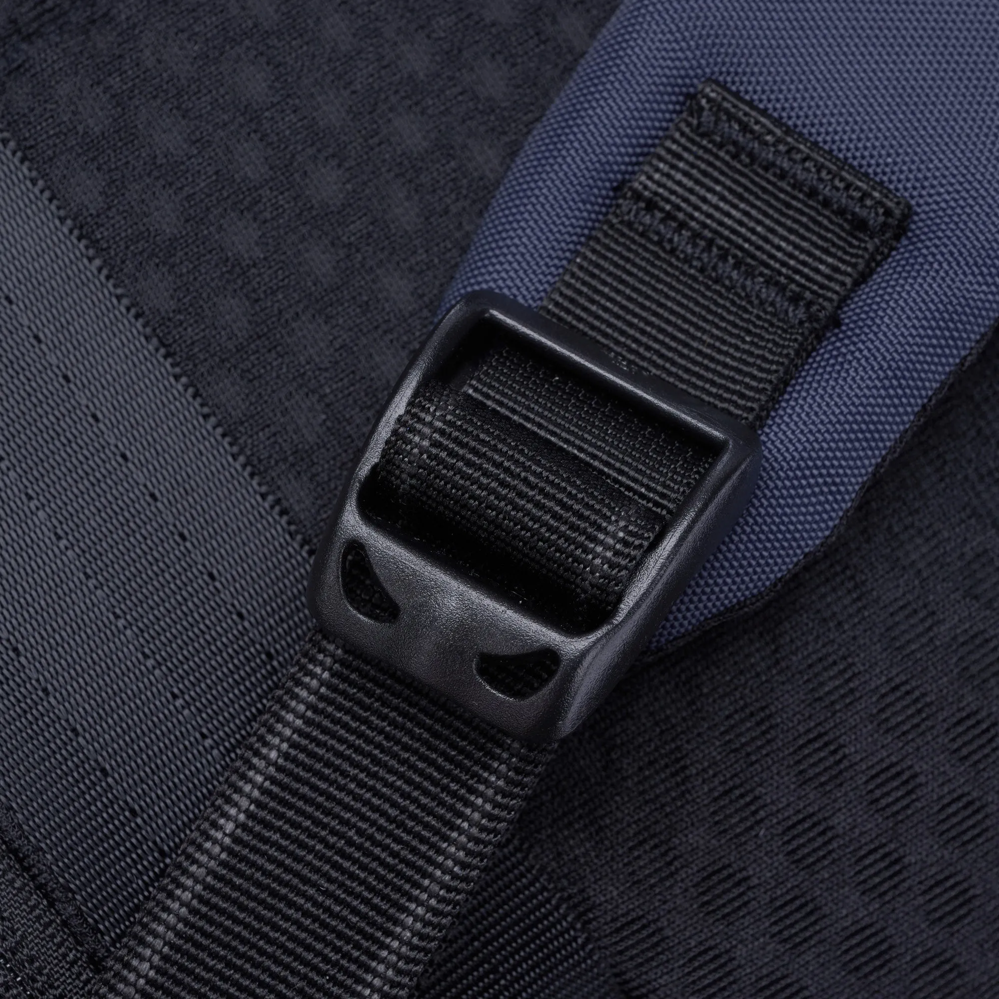 Pacsafe® V 16L Anti-theft All-Around Backpack